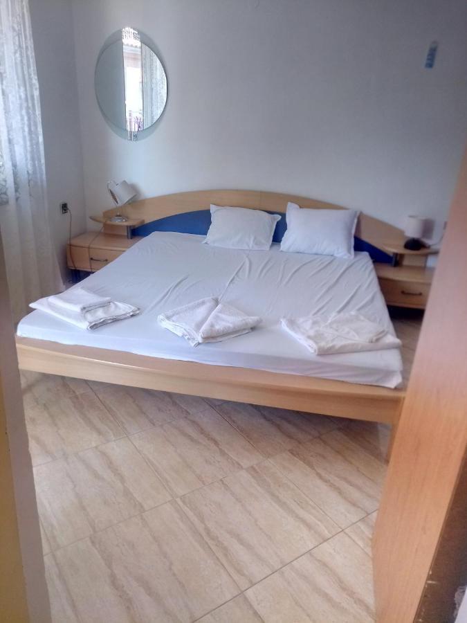 Farlalievi Guest House Sosopol Exterior foto