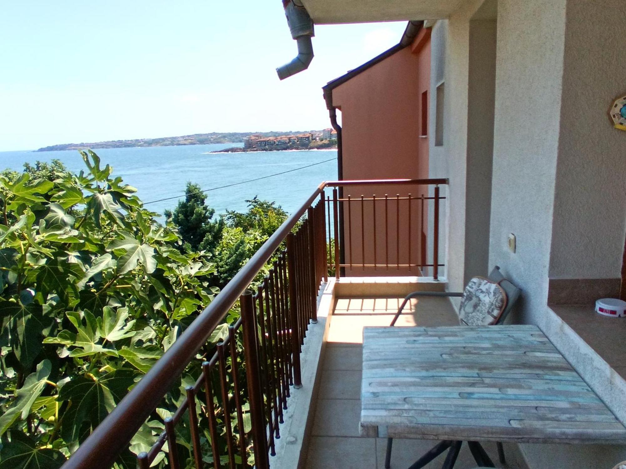 Farlalievi Guest House Sosopol Exterior foto