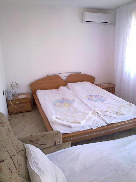 Farlalievi Guest House Sosopol Exterior foto